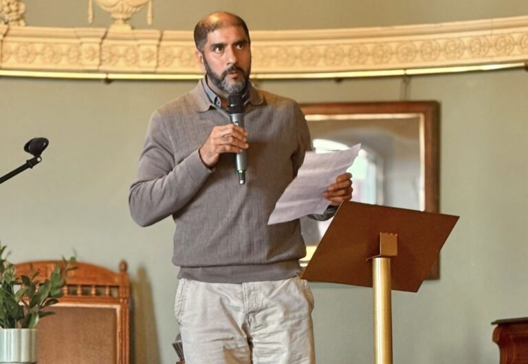 Cllr Jabbar Riaz giving a speech